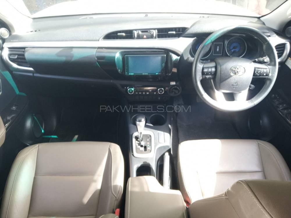 Toyota Hilux 2017 for Sale in Karachi Toyota Hilux 2017 for Sale in Karachi Image-9