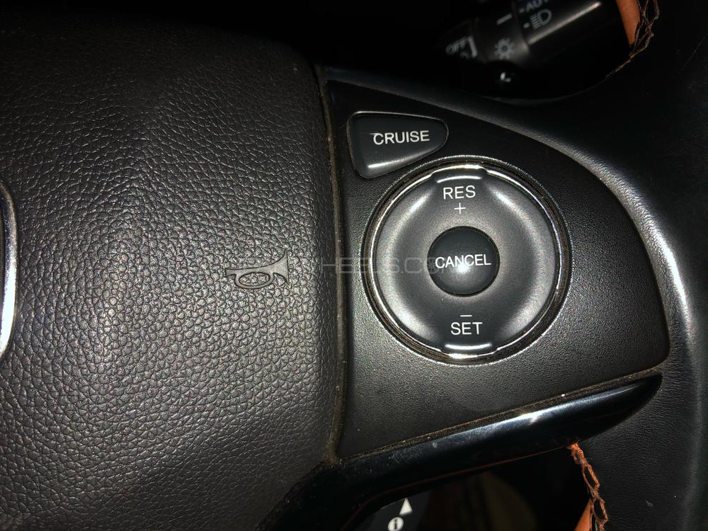Honda Vezel 2015 for Sale in Lahore Honda Vezel 2015 for Sale in Lahore Image-13