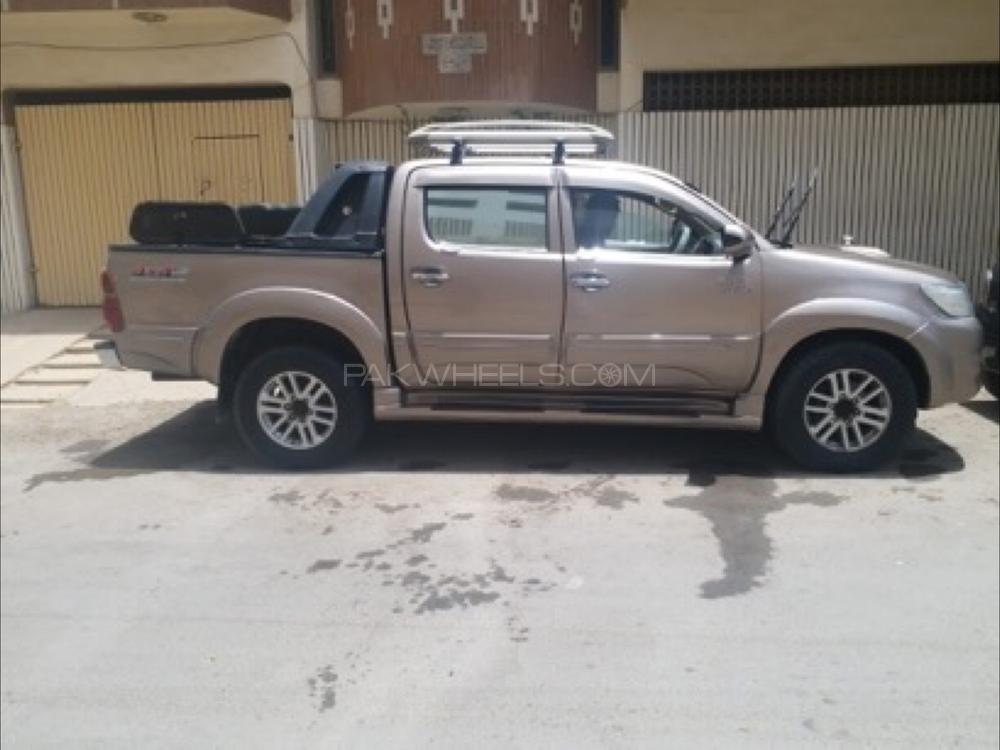 Toyota Hilux 2008 for Sale in Karachi Toyota Hilux 2008 for Sale in Karachi Image-4