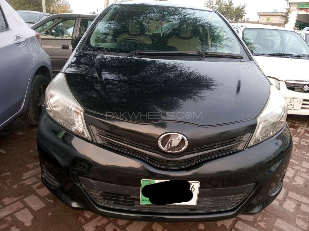 Toyota Vitz 2012 for Sale in Gujranwala Image-1