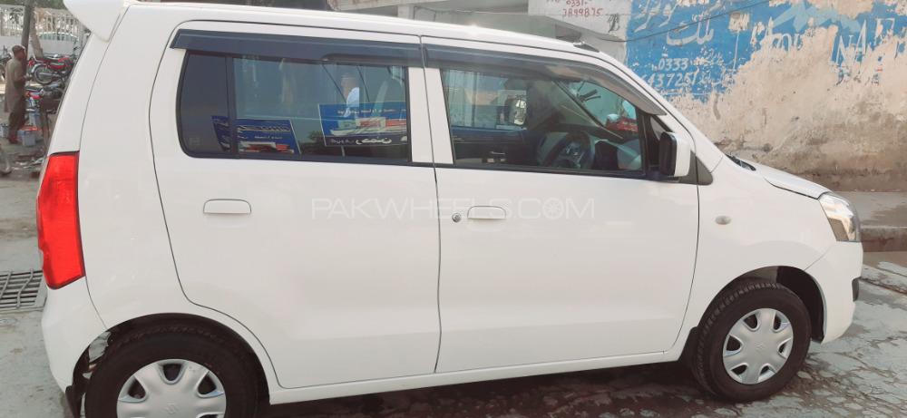 Suzuki Wagon R 2017 for Sale in Rajanpur Suzuki Wagon R 2017 for Sale in Rajanpur Image-16