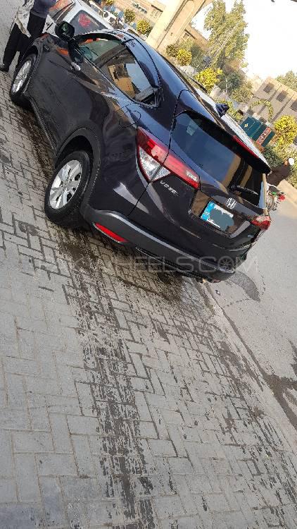 Honda Vezel 2013 for Sale in Rawalpindi Honda Vezel 2013 for Sale in Rawalpindi Image-3