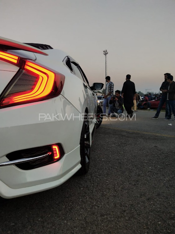 ہونڈا سوک - 2018  ہونڈا سوک - 2018  Image-5