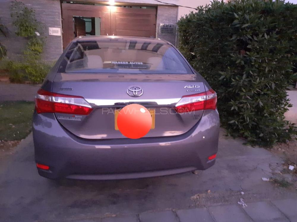 Toyota Corolla 2015 for Sale in Karachi Image-1