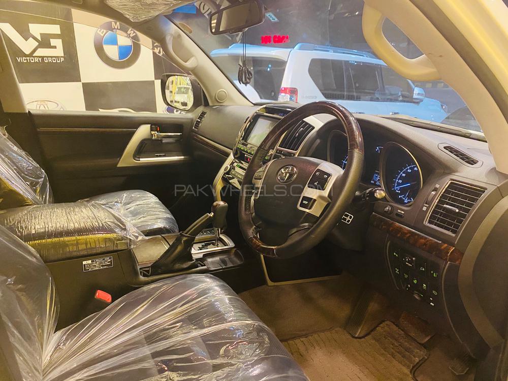 Toyota Land Cruiser 2012 for Sale in Lahore Toyota Land Cruiser 2012 for Sale in Lahore Image-6