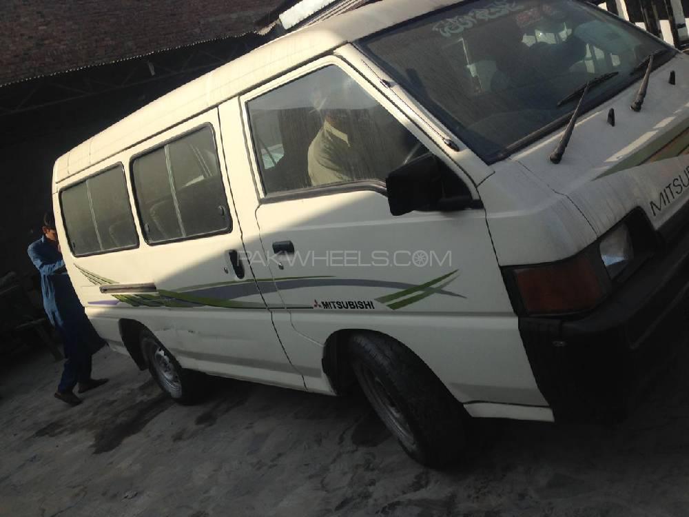 Mitsubishi Hiace 1988 for Sale in Peshawar Mitsubishi Hiace 1988 for Sale in Peshawar Image-3