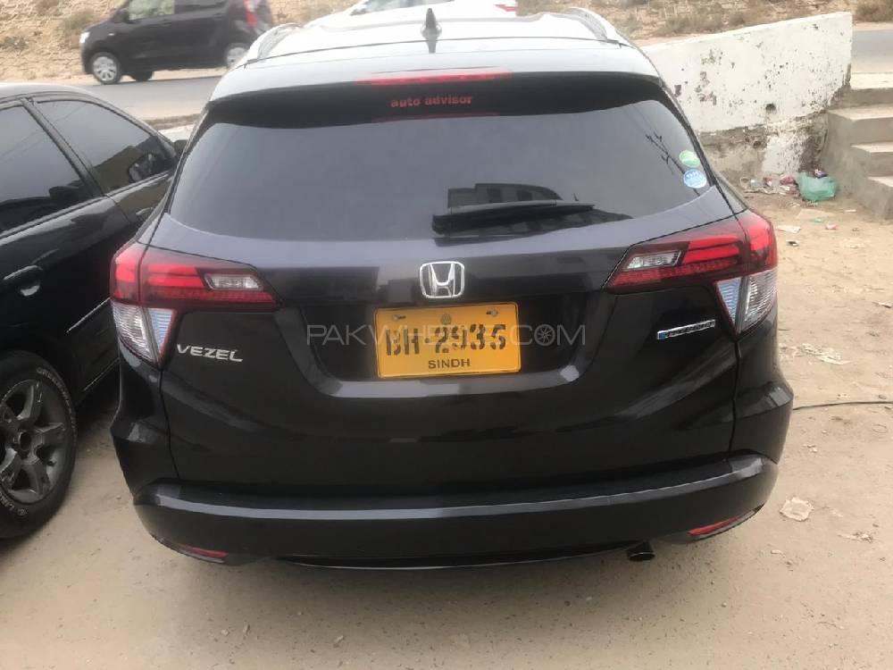 Honda Vezel 2014 for Sale in Karachi Image-1