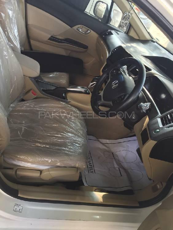 Honda Civic 2015 for Sale in Karachi Honda Civic 2015 for Sale in Karachi Image-7