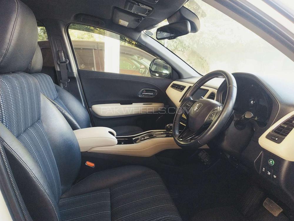 Honda Vezel 2015 for Sale in Rawalpindi Honda Vezel 2015 for Sale in Rawalpindi Image-10