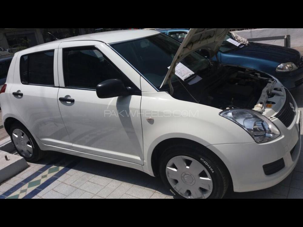 Suzuki Swift 2013 for Sale in Nowshera Suzuki Swift 2013 for Sale in Nowshera Image-2