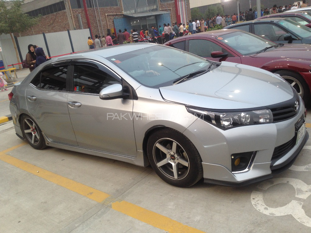 Toyota Corolla - 2015  Toyota Corolla - 2015  Image-2