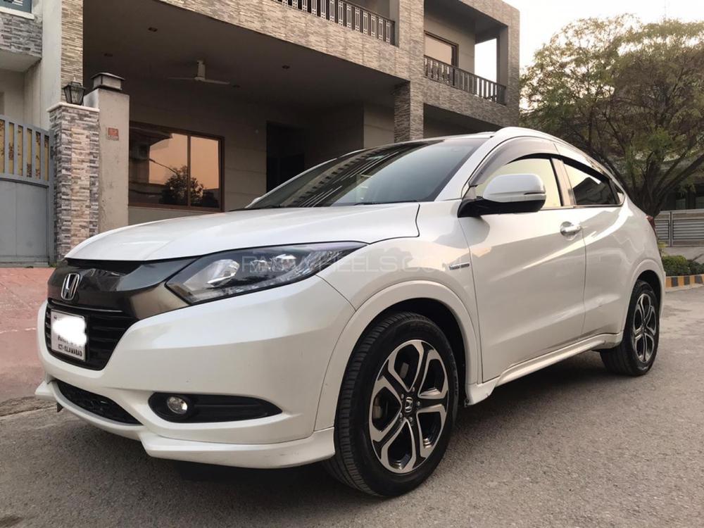 Honda Vezel 2016 for Sale in Islamabad Image-1