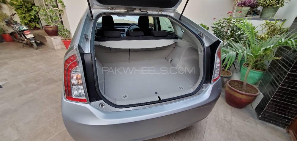 Toyota Prius 2014 for Sale in Karachi Toyota Prius 2014 for Sale in Karachi Image-7