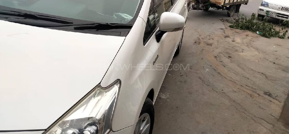Toyota Prius 2012 for Sale in Faisalabad Toyota Prius 2012 for Sale in Faisalabad Image-2