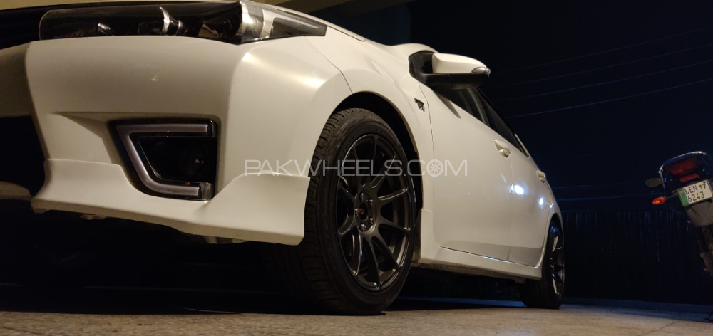 Toyota Corolla - 2016  Toyota Corolla - 2016  Image-2