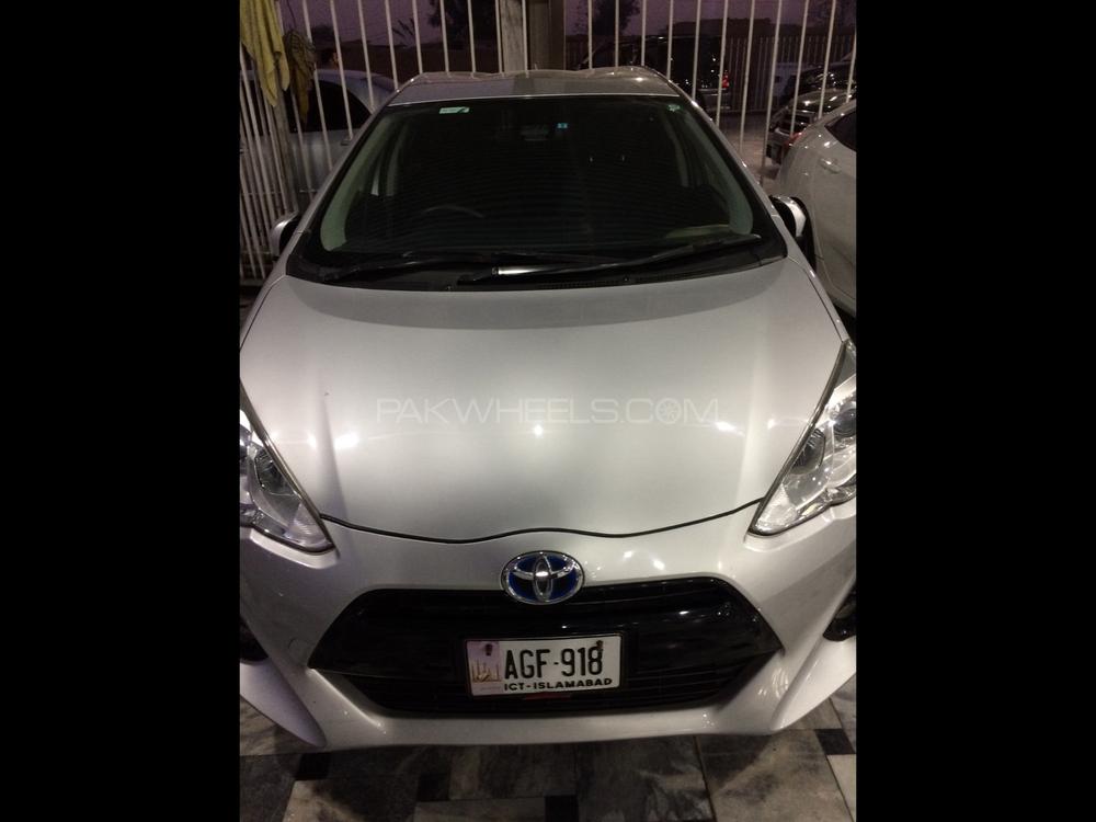 Toyota Aqua 2016 for Sale in Peshawar Image-1