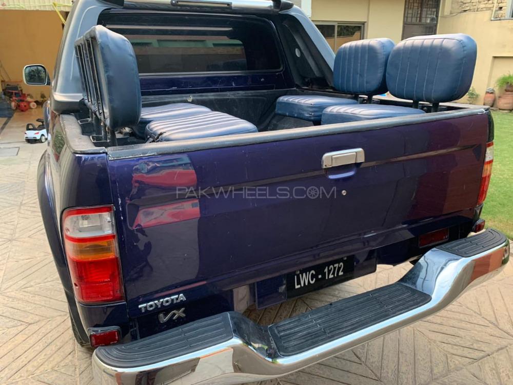ٹویوٹا ہائیلکس 2004 for Sale in میانوالی ٹویوٹا ہائیلکس 2004 for Sale in میانوالی Image-2