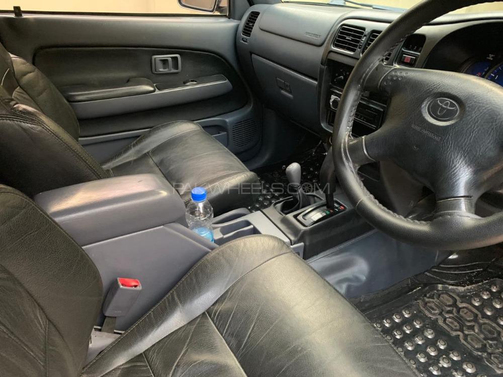 ٹویوٹا ہائیلکس 2004 for Sale in میانوالی ٹویوٹا ہائیلکس 2004 for Sale in میانوالی Image-4
