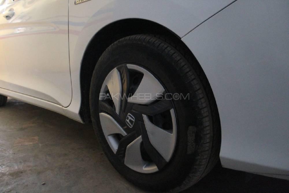 Honda Grace Hybrid 2015 for Sale in Peshawar Honda Grace Hybrid 2015 for Sale in Peshawar Image-11