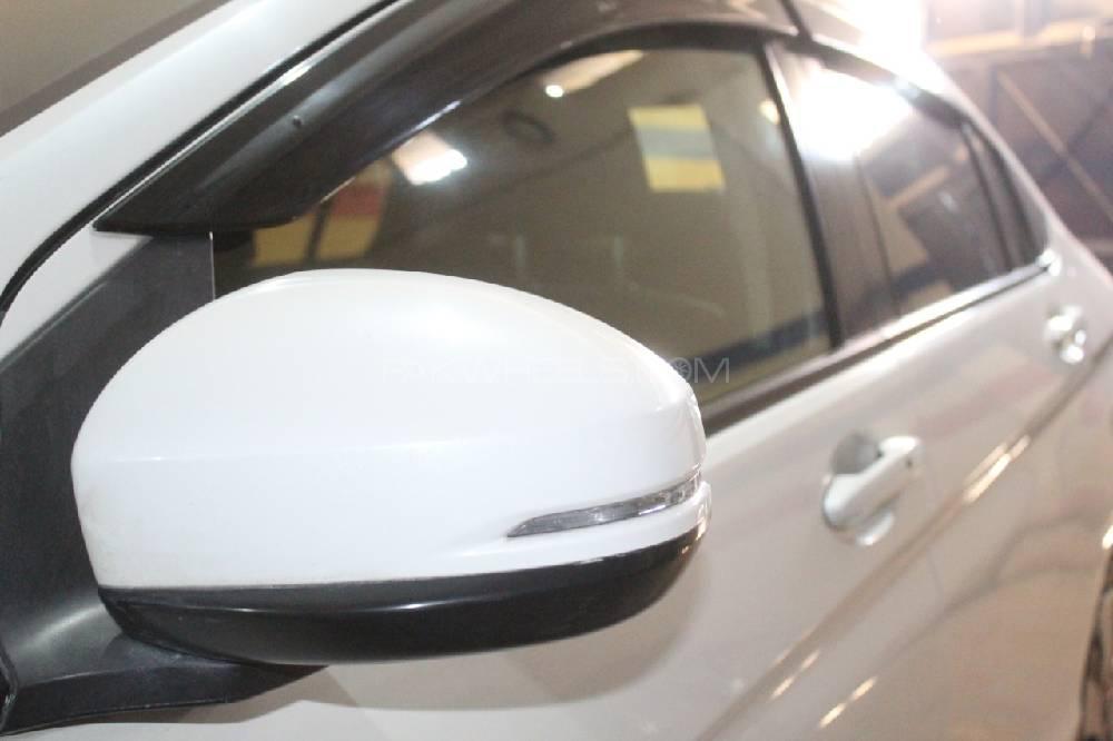 Honda Grace Hybrid 2015 for Sale in Peshawar Honda Grace Hybrid 2015 for Sale in Peshawar Image-12