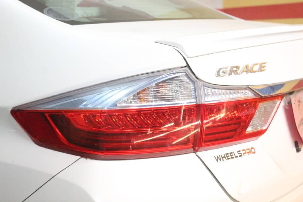 Honda Grace Hybrid 2015 for Sale in Peshawar Honda Grace Hybrid 2015 for Sale in Peshawar Image-13