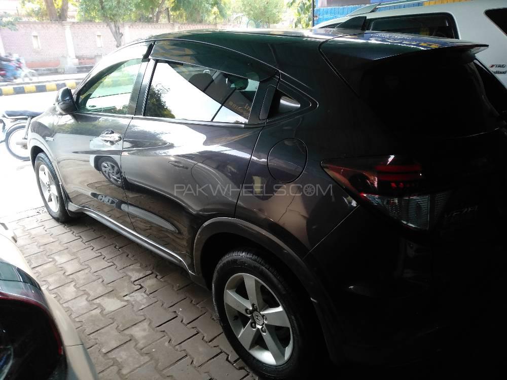 Honda Vezel 2014 for Sale in Bahawalpur Honda Vezel 2014 for Sale in Bahawalpur Image-7