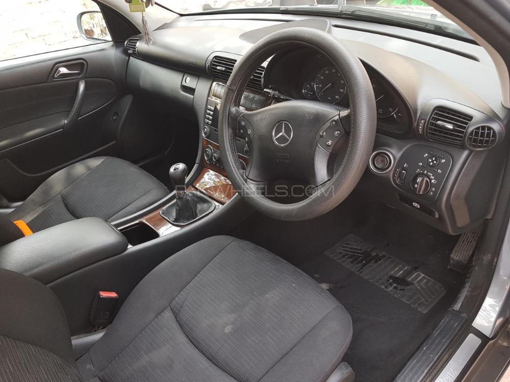 Mercedes Benz C Class 2006 for Sale in Lahore Mercedes Benz C Class 2006 for Sale in Lahore Image-10