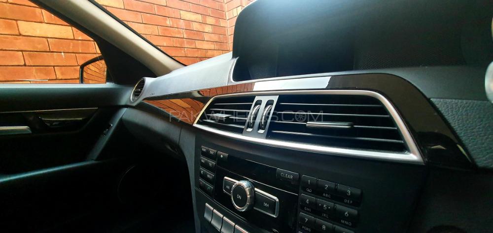 Mercedes Benz C Class 2014 for Sale in Lahore Mercedes Benz C Class 2014 for Sale in Lahore Image-5