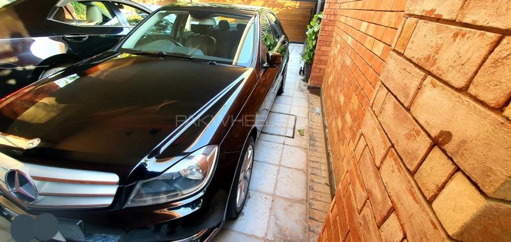 Mercedes Benz C Class 2014 for Sale in Lahore Mercedes Benz C Class 2014 for Sale in Lahore Image-12