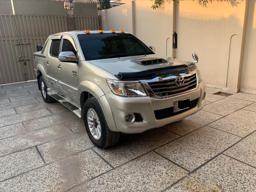 Toyota Hilux 2013 for Sale in Multan Image-1