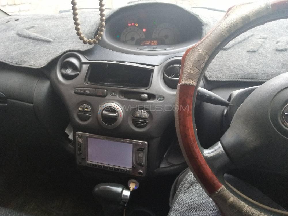 Toyota Vitz 2004 for Sale in Peshawar Toyota Vitz 2004 for Sale in Peshawar Image-3