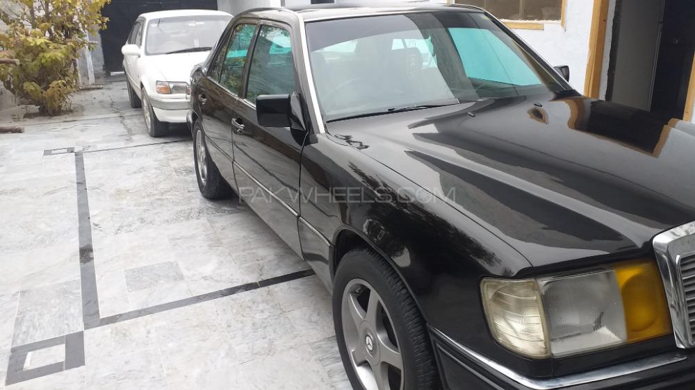 Mercedes Benz E Class 1993 for Sale in Peshawar Mercedes Benz E Class 1993 for Sale in Peshawar Image-2