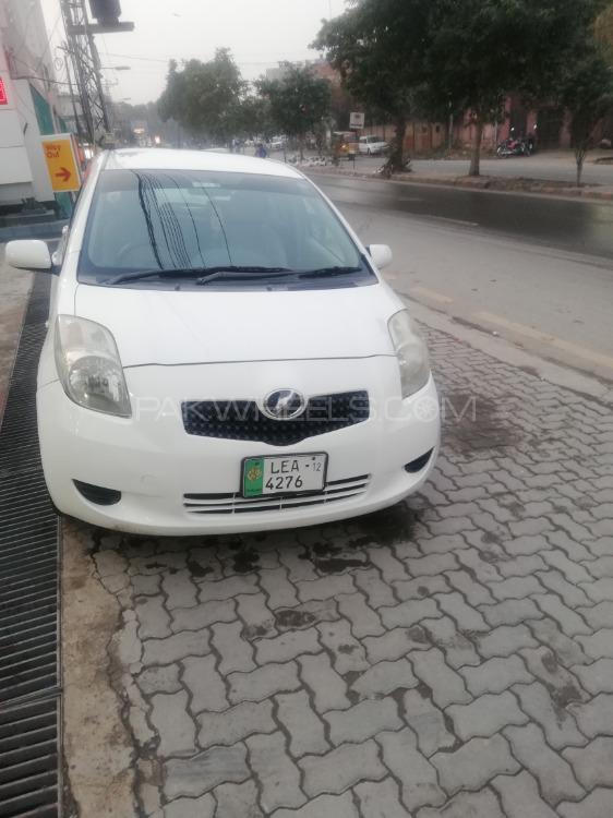 Toyota Vitz 2010 for Sale in Lahore Image-1