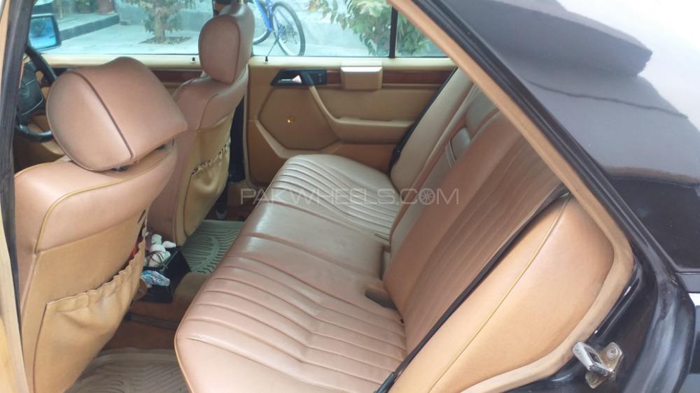 Mercedes Benz E Class 1993 for Sale in Peshawar Mercedes Benz E Class 1993 for Sale in Peshawar Image-7