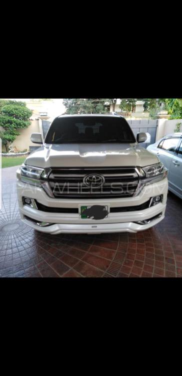 Toyota Land Cruiser 2016 for Sale in Lahore Toyota Land Cruiser 2016 for Sale in Lahore Image-3