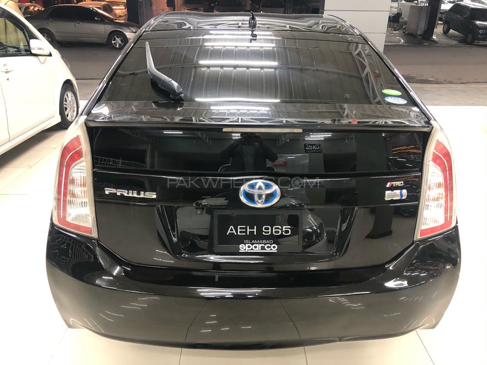 Toyota Prius 2013 for Sale in Peshawar Toyota Prius 2013 for Sale in Peshawar Image-2