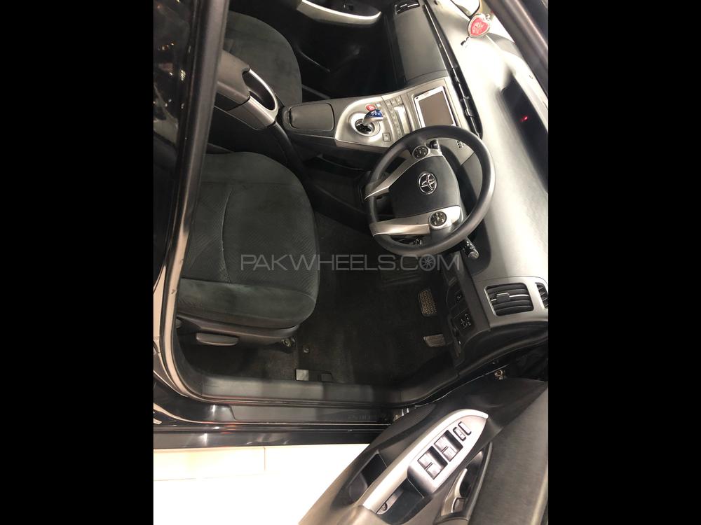 Toyota Prius 2013 for Sale in Peshawar Toyota Prius 2013 for Sale in Peshawar Image-5