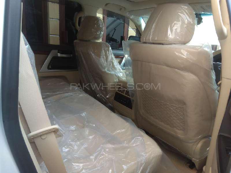 Toyota Land Cruiser 2017 for Sale in Karachi Toyota Land Cruiser 2017 for Sale in Karachi Image-14