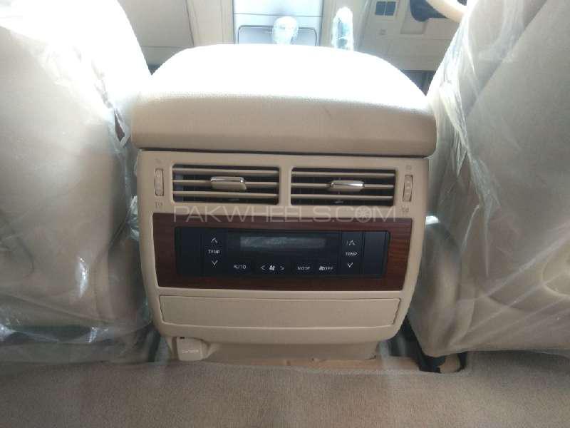 Toyota Land Cruiser 2017 for Sale in Karachi Toyota Land Cruiser 2017 for Sale in Karachi Image-15