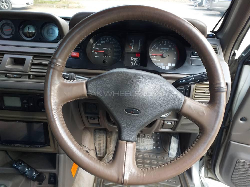 مٹسوبیشی پجیرو 1996 for Sale in اسلام آباد مٹسوبیشی پجیرو 1996 for Sale in اسلام آباد Image-11