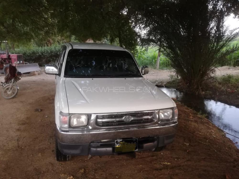 Toyota Hilux 2000 for Sale in Karachi Image-1