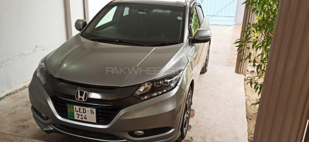 Honda Vezel 2016 for Sale in Dera ismail khan Image-1