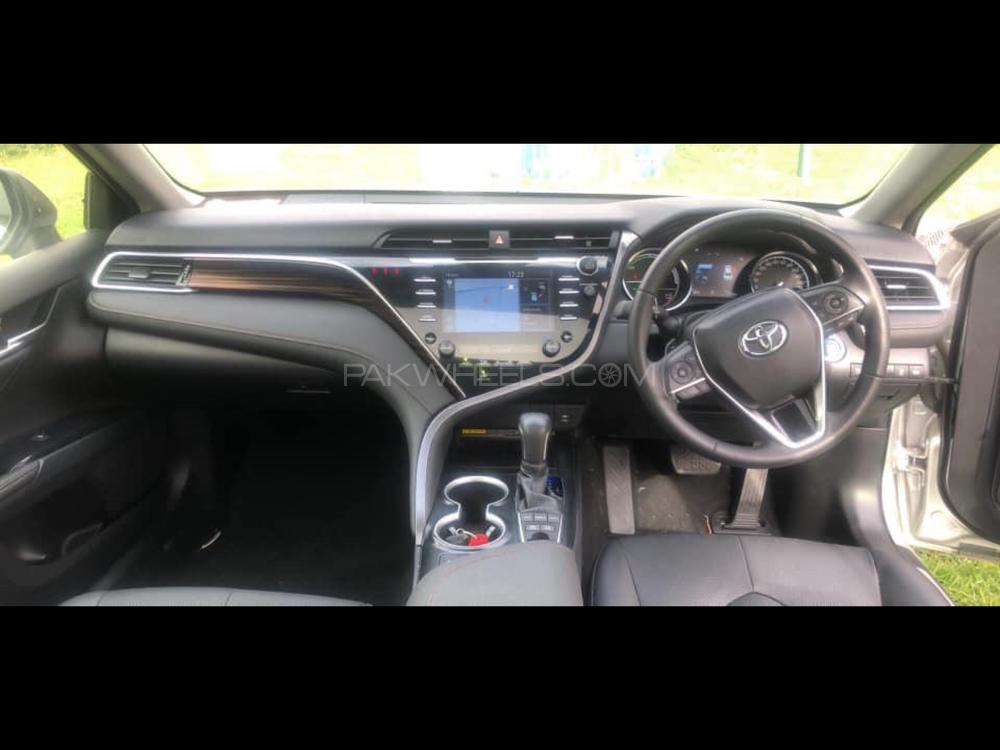 Toyota Camry 2018 for Sale in Karachi Image-1