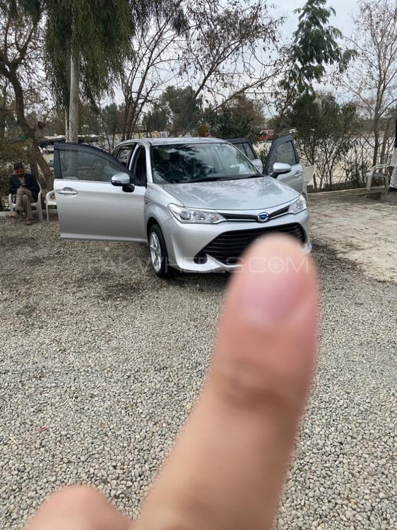 Toyota Corolla Axio 2015 for Sale in Mardan Image-1
