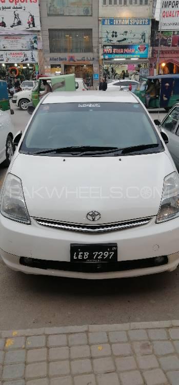 Toyota Prius Alpha 2006 for Sale in Peshawar Image-1