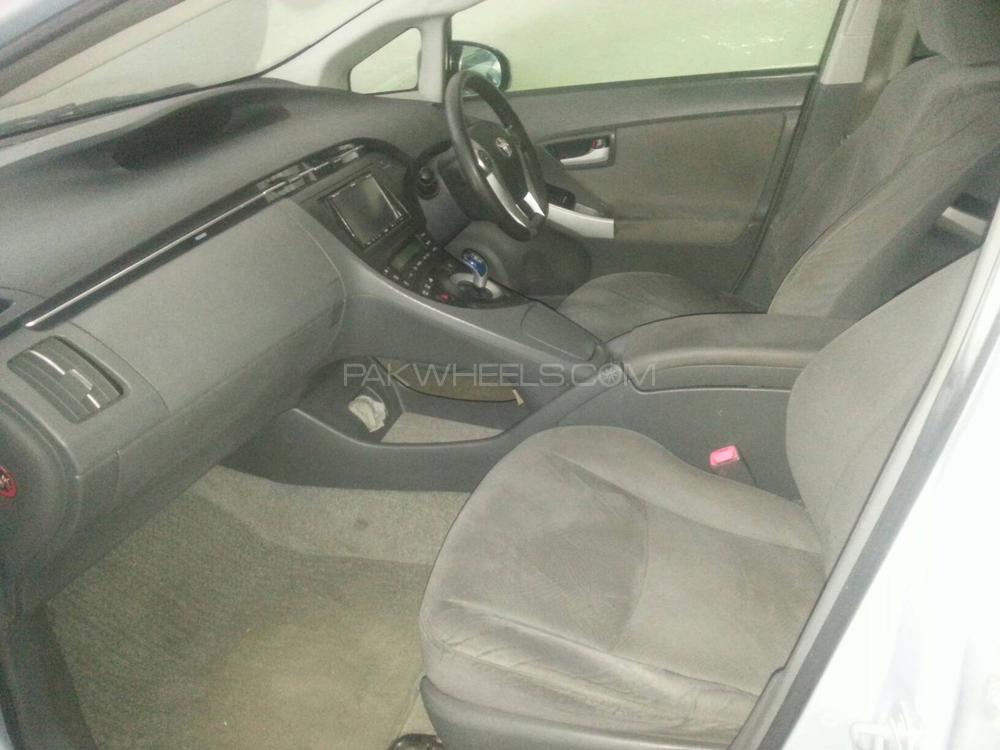 Toyota Prius 2010 for Sale in Lahore Toyota Prius 2010 for Sale in Lahore Image-4