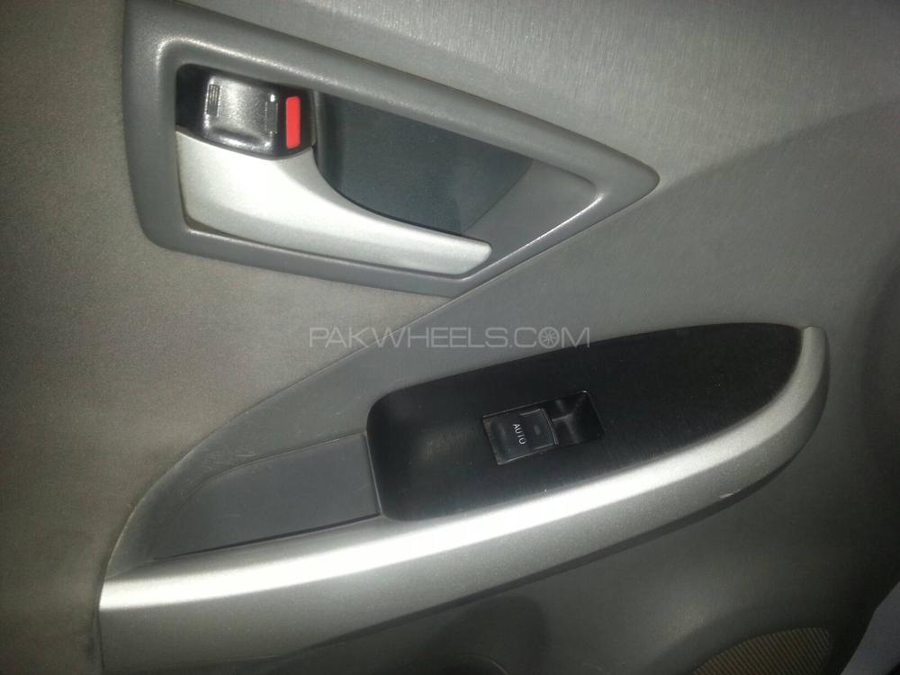 Toyota Prius 2010 for Sale in Lahore Toyota Prius 2010 for Sale in Lahore Image-6