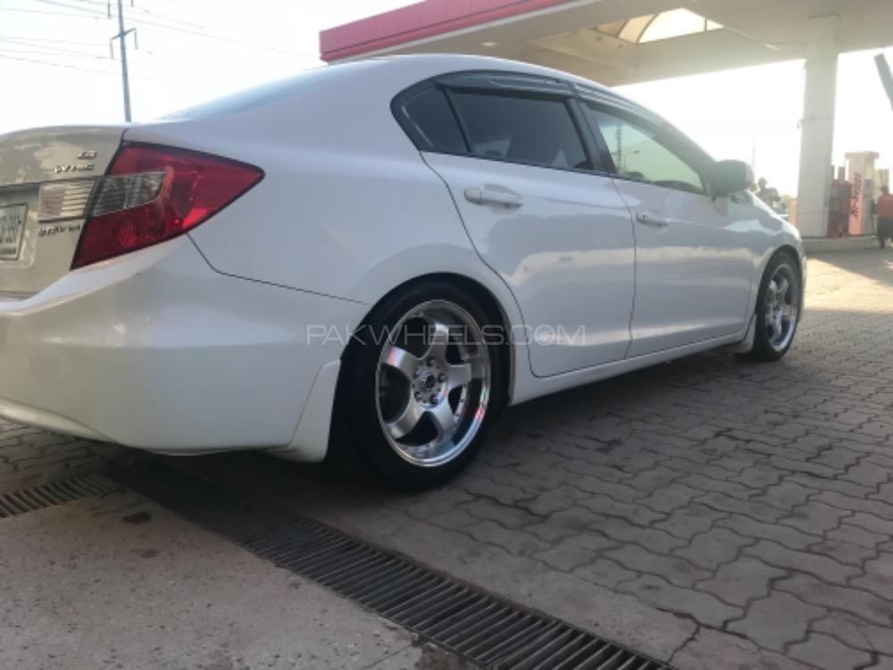 Honda Civic - 2014  Honda Civic - 2014  Image-3