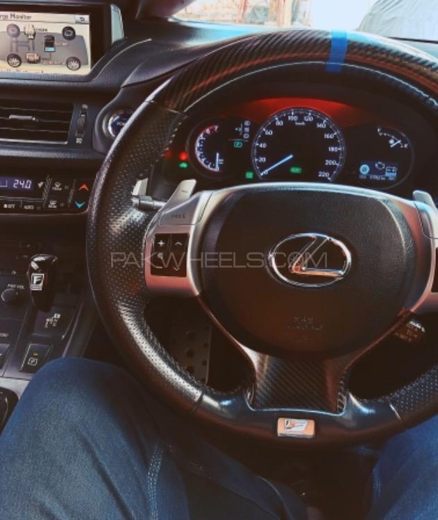 Lexus CT200h - 2011  Lexus CT200h - 2011  Image-2