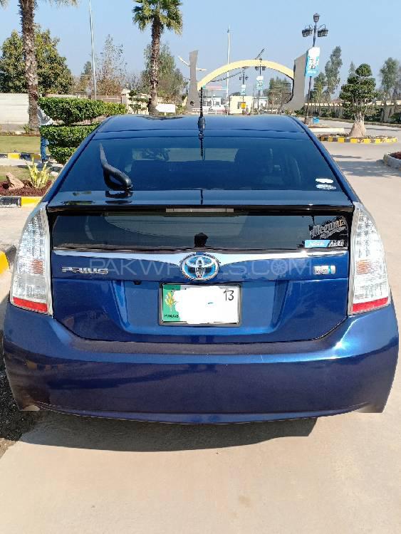Toyota Prius Alpha 2010 for Sale in Sargodha Toyota Prius Alpha 2010 for Sale in Sargodha Image-2